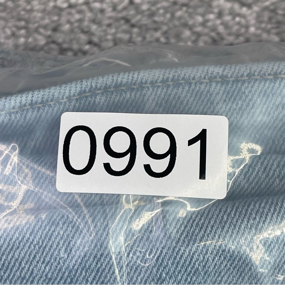 Hollister Jeans Women's 26 Blue Straight High Rise Light Wash Button Fly Ripped - Picture 12 of 12